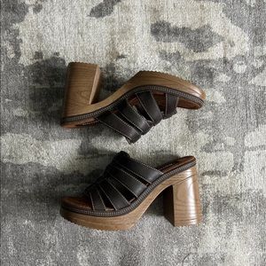 Vintage chunky retro wood brown platform sandals